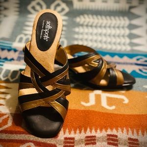 SOFTSPOTS 🖤 Black & Gold Slide Sandals in Size 7.5